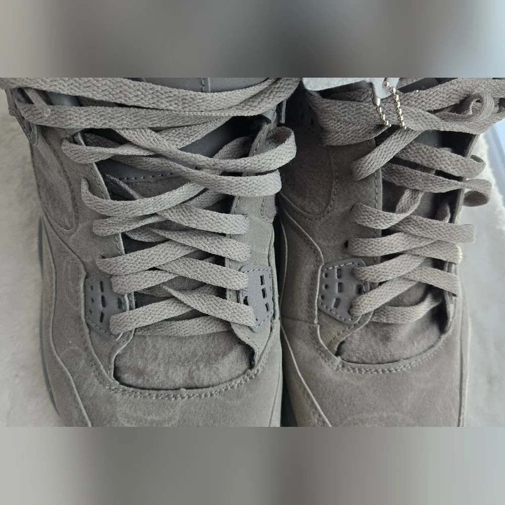 Air Jordan 4 Retro KAWS